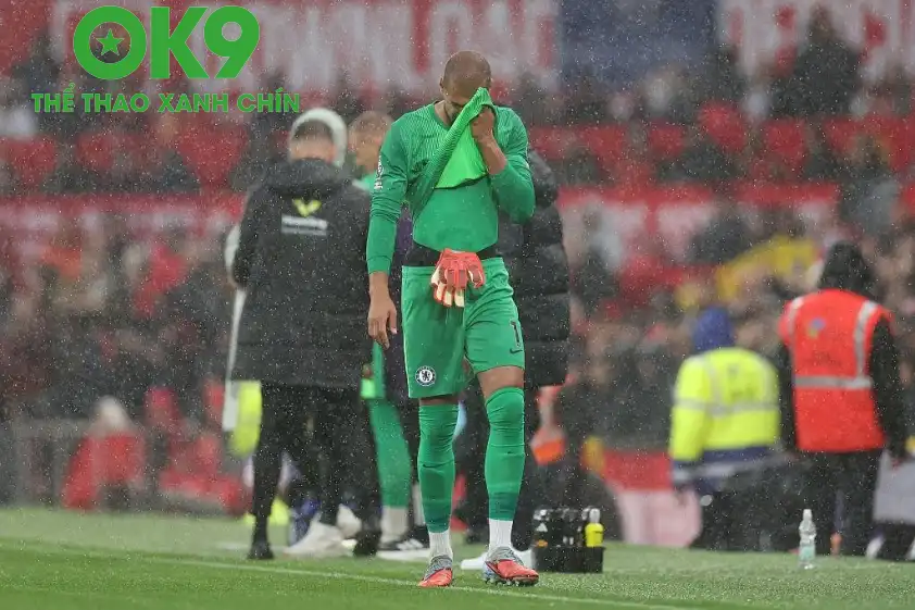 Thủ môn Chelsea là thủ môn bị truất quyền thi đấu nhanh thứ 3 trong lịch sử Ngoại hạng Anh (Ảnh: X).